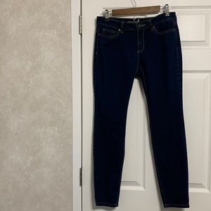 Michael Kori’s EUC sz 4 skinny jeans